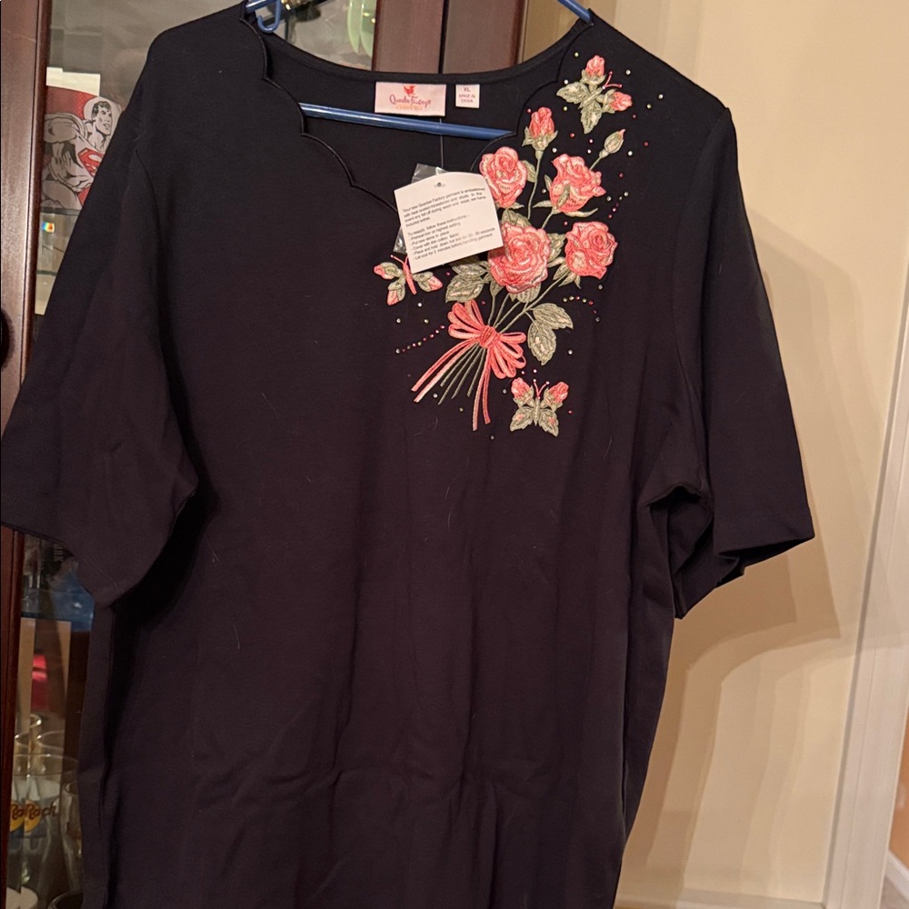 Floral Embroidered Black Short Sleeve Top